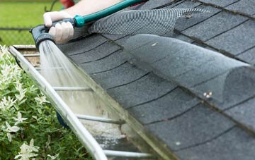 Llwyneinion gutter cleaning costs